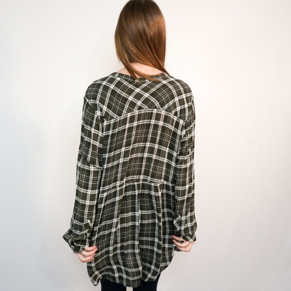 TORRID Emma Green & White Plaid Button Down Tunic - Picture 4 of 7
